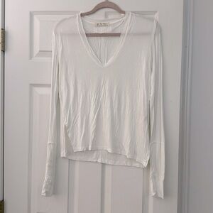 LLike new free people long sleeve with thumb holes